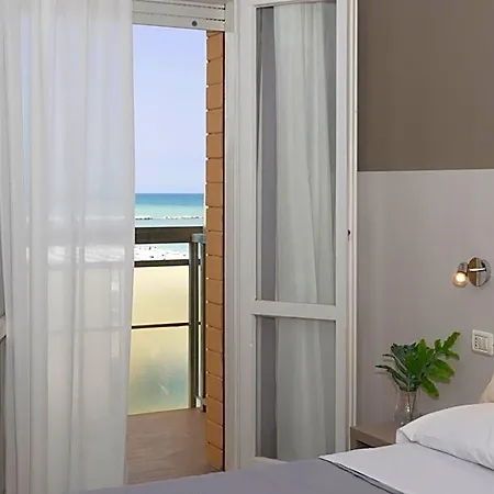 Hotel Bikini Tropicana Family 3*